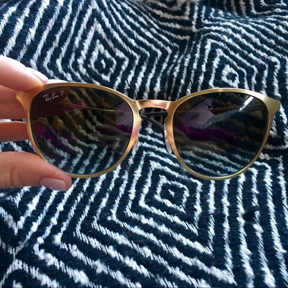 ✨sold ✨ Ray-Ban Gold Round Sunglasses, Polarized - Picture 3 of 7